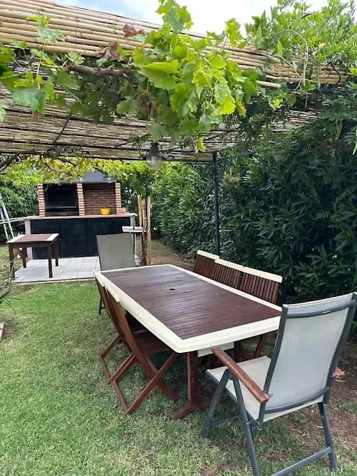 Pool-Side Chic Studio In Beautiful Countryside 米哈斯